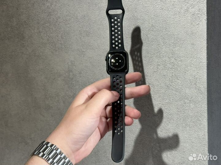 Часы Apple Watch 6 40mm Nike / оригинал