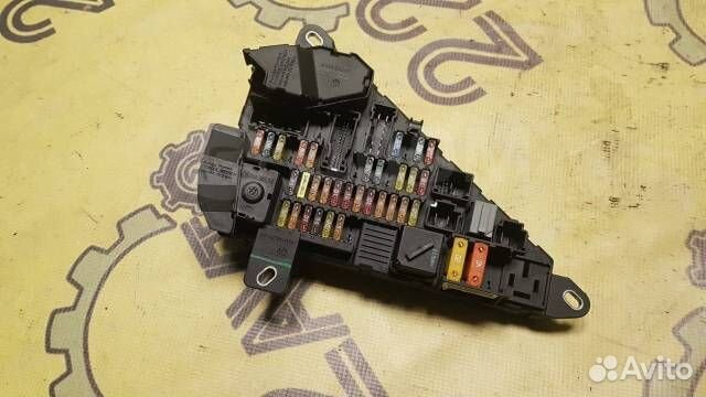 Блок предохранителей под капот Bmw 525I E60 M54