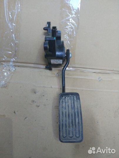 Педаль газа Renault Koleos 2.0 дизель M9R