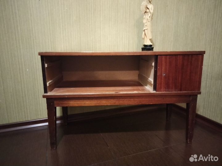 Под реставрацию элегантная тумбочка СССР