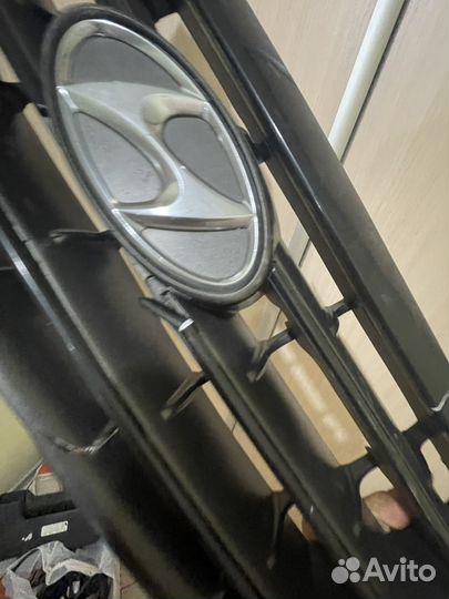 Решетка радиатора hyndai elantra hd