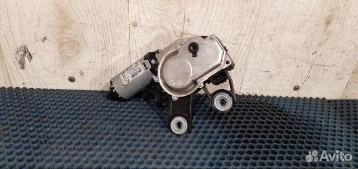 Моторчик задний Volkswagen Touareg 7L