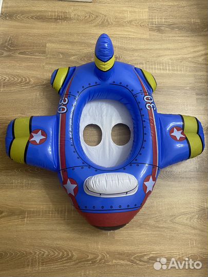 Надувная лодка и круг для малышей