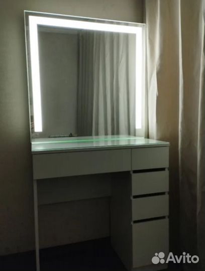 Стол гримерный белый с LED светом