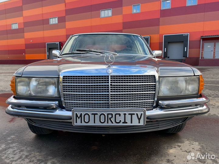 В разбор из Японии Mercedes-Benz W116 M110.922 2.8