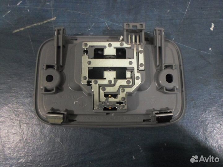 Плафон внутреннего освещения задний