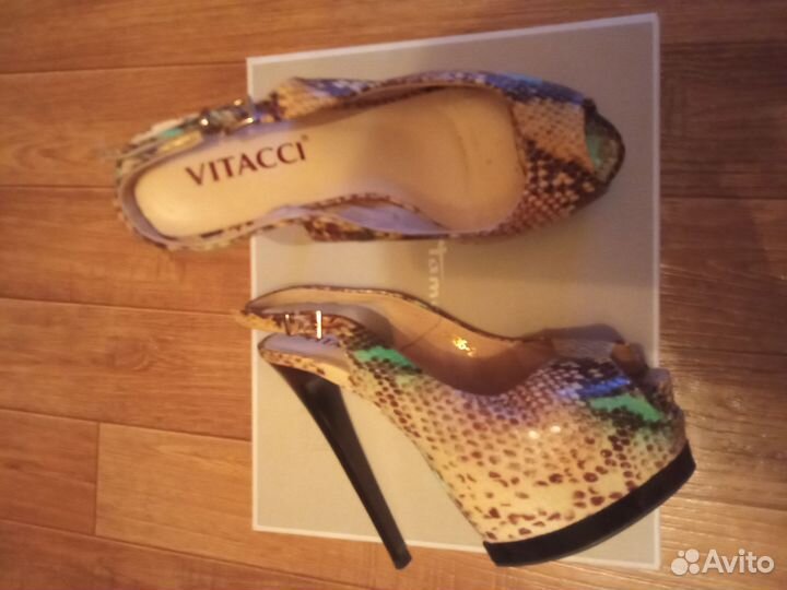 Босоножки женские