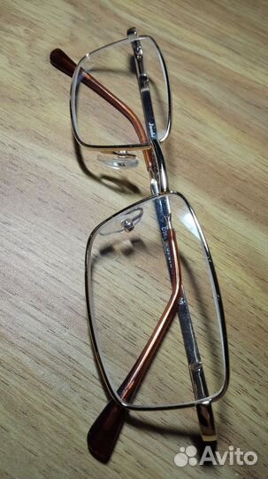 Очки на +1.0 диоптрий оправа ме-лл