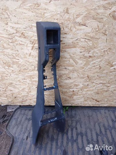 Центральная консоль, тонель пола Opel Astra H