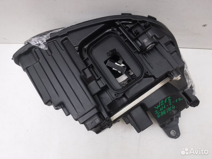 Фара левая Mercedes-Benz E-Class