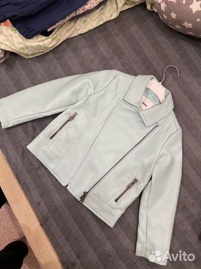 Пакет с куртками на девочку