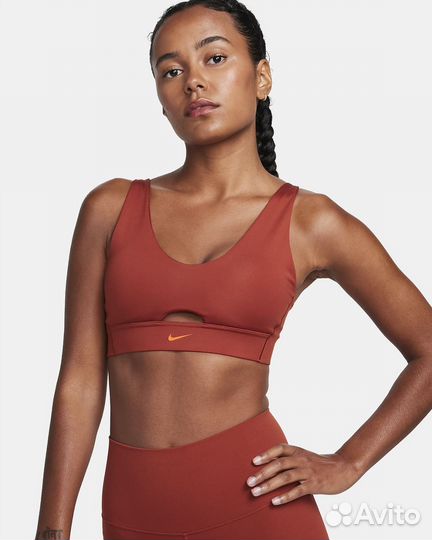 Спортивный топ бра Nike Indy Plunge Cutout