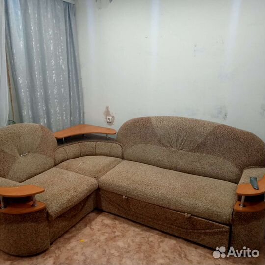 Диван