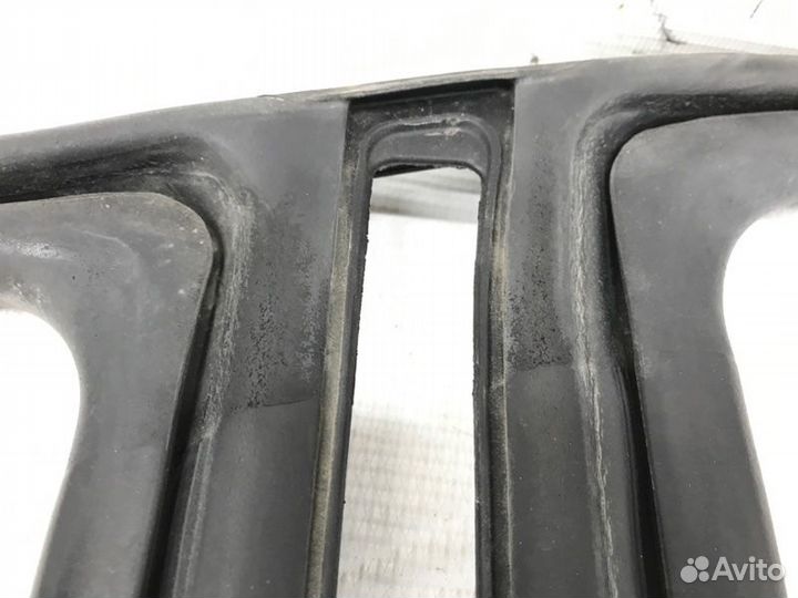 Уплотнитель ш-образный левый Subaru Legacy BL5