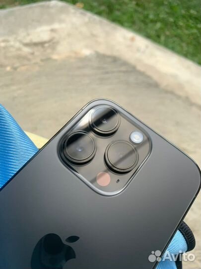 Телефон iPhone 14 pro
