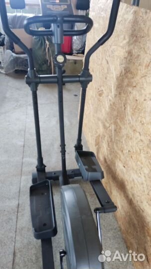 Эллиптический тренажер torneo
