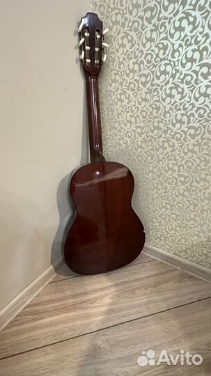 Продается б/у Акустическая гитара 3/4 Hohner