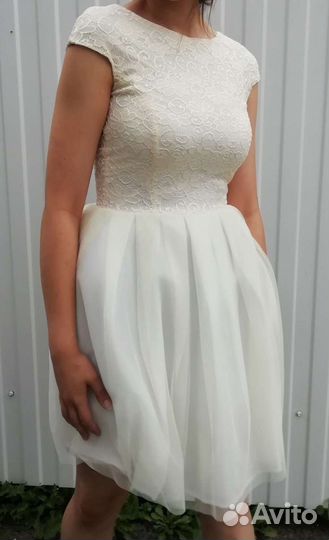 Платье нарядное для девочки, девушки 44 размер