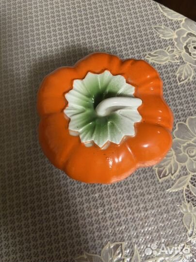 Масленка фарфоровая