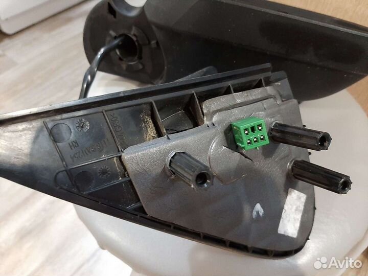 Правое зеркало на Ладу Гранту