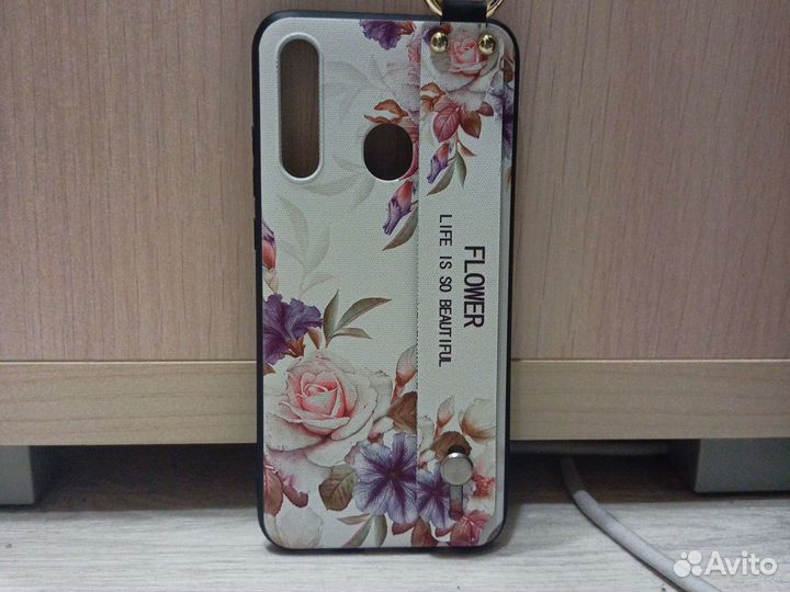 Чехлы на телефон