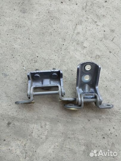 Петля двери Nissan Qashqai (J10) I рестайлинг (201