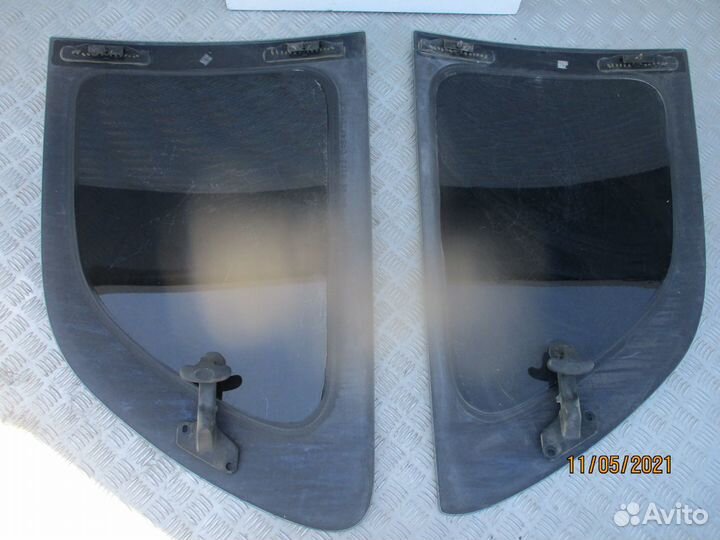 Стекло заднее левое и правое Dodge Caravan 3 2000г