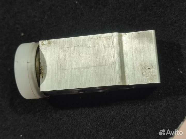 Клапан кондиционера Mitsubishi