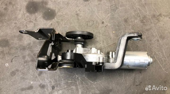 Моторчик заднего дворника 1397220497 BMW 3 E90 E91 При звонке назовите, пожалуйста, этот артикул: 3