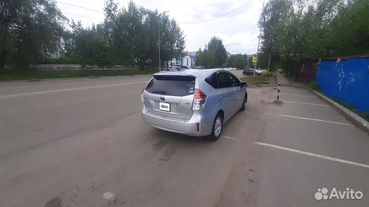 Toyota Prius Alpha 1.8 CVT, 2016, 180 000 км