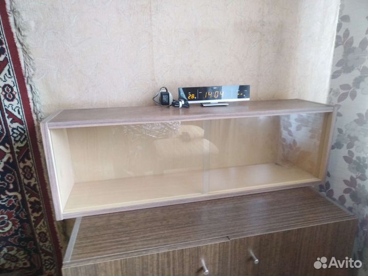 Книжные полки со стеклом