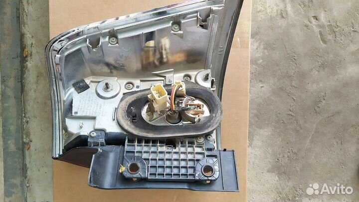 Фонарь задний на крыло Lexus LX570 2007-2011