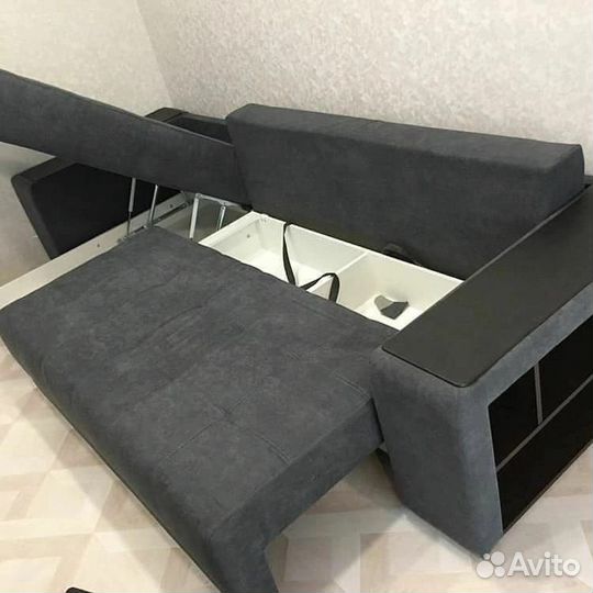 Большой угловой диван