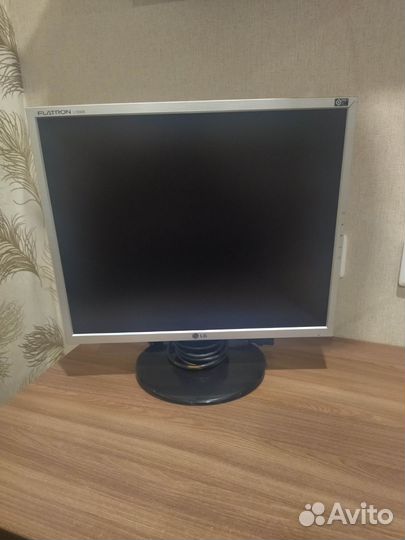 Монитор LG