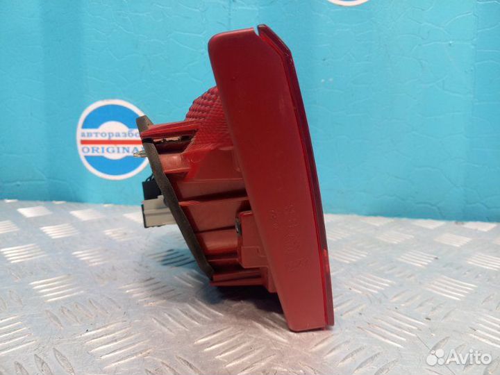 Фонарь крышки багажника левый Volkswagen Passat B7