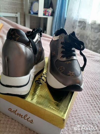 Кроссовки, ботинки