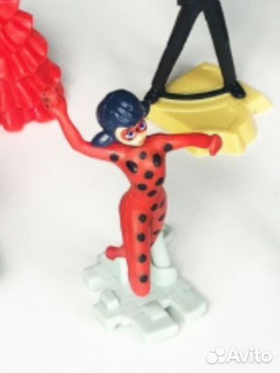 Киндер игрушка леди баг
