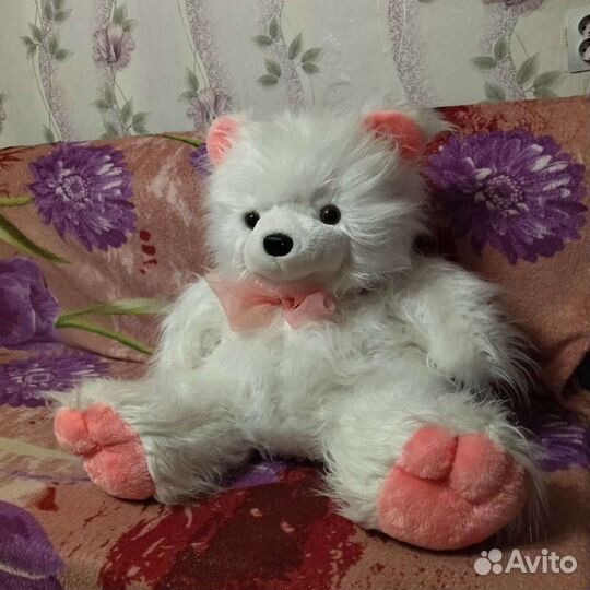 Большой белый мишка