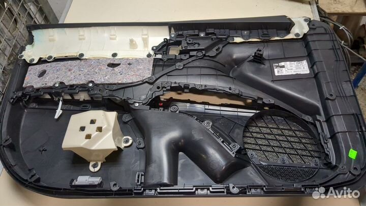 Дверная карта Toyota Camry XV70, 2019