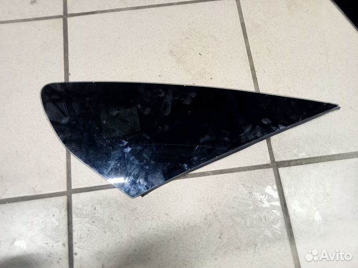 Стекло окна боковины правое Лада Веста