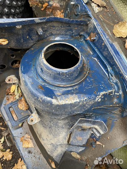 Четверть лонжерон стакан VW Passat B3