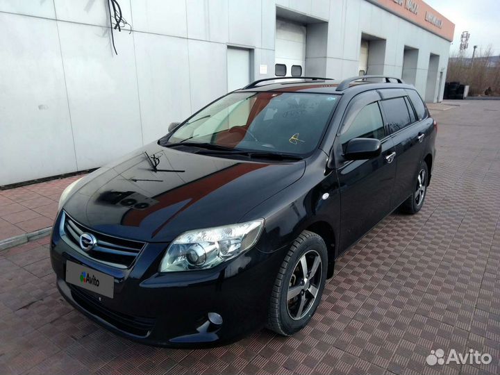 Toyota Corolla Fielder, 2011