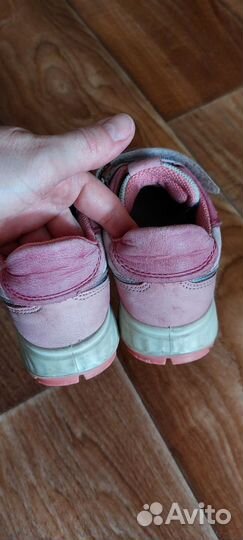 Кроссовки для девочки