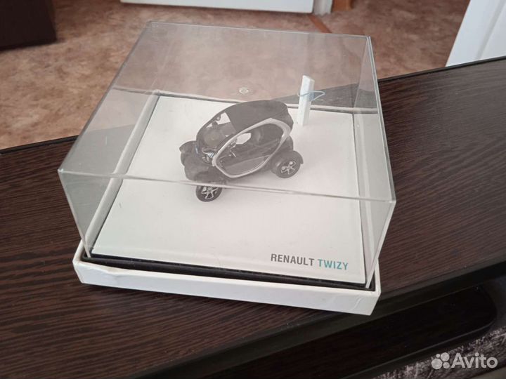 Модель Renault Twizy масштаб 1:43