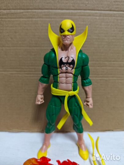 Фигурка Iron Fist из набора Marvel Legends Iron Fi