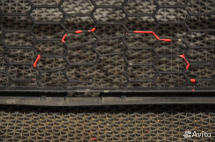 Решетка бампера Lexus IS250 GSE20