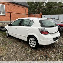 Opel Astra 1.8 AT, 2010, битый, 201 000 км, с пробегом, цена 345 000 руб.