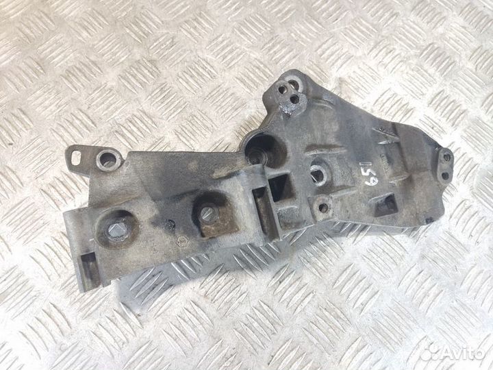 Кронштейн генератора Renault Laguna 2008-2015