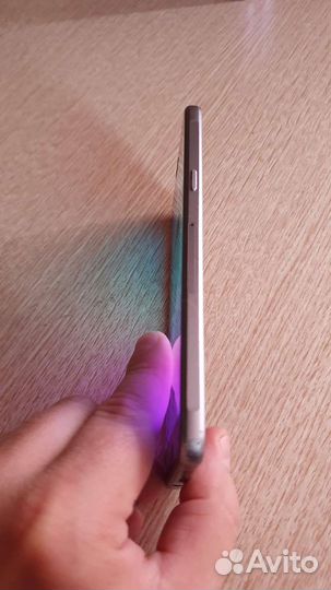 Телефон Samsung