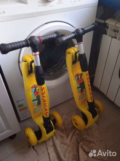 Самокат детский трëхколесный бу